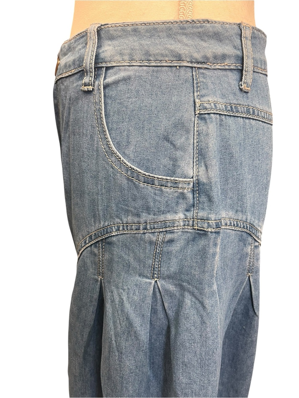 Mable Palazzo Jeans High Rise Pleated Wide Leg Lightweight Denim Blue M NWT - Picture 7 of 16